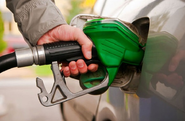 رئیس کمیسیون انرژی مجلس: اکثریت اعضای کمیسیون، مخالفت طرح سهمیه بندی بنزین هستند
