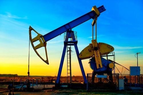 عقب‌نشینی صادرات نفت به روزانه ۳۰۰ هزار بشکه
