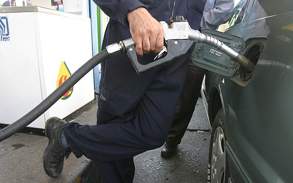 انتقال ۳۰ میلیون لیتر بنزین یورو ۵ به تهران/احتمال قطعی نداریم