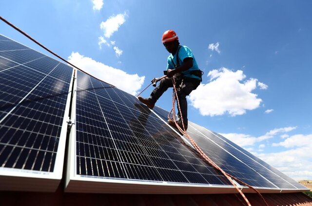 زیر و رو شدن نیروگاه های خورشیدی پشت بامی با کرونا