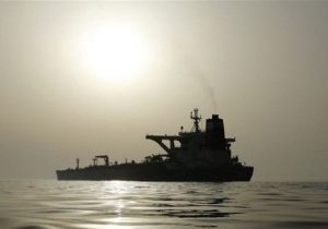 رویترز: نفتکش‌های حامل سوخت ایران به سمت ونزوئلا در حرکت اند