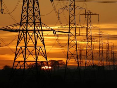 جمهوری آذربایجان ۲۹.۷ میلیون کیلووات ساعت برق از ایران وارد کرد