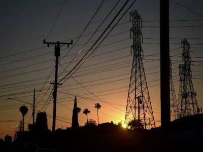 پنج طرح تامین و انتقال برق در استان بوشهر افتتاح شد