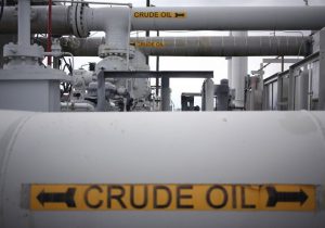 بزرگترین بازار نفت دنیا با خطر مازاد عرضه مواجه شده است