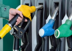 زمزمه افزایش قیمت بنزین به ۱۴ هزار تومان؛ ماجرا چیست؟