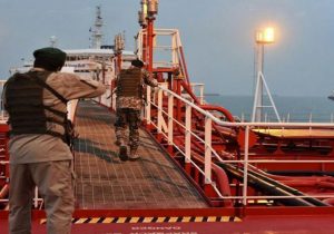روایت‌های متناقض از حادثه نفت‌کش دریای عمان