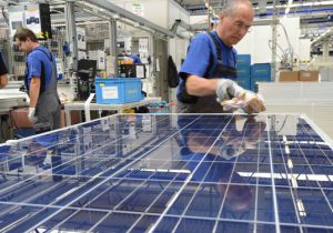 جوکار: کارخانه تولید پنل‌ها و تجهیزات خورشیدی در یزد راه‌اندازی شود