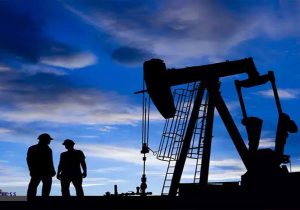بهای نفت خام در بازار‌های جهانی کاهش یافت