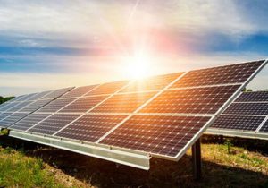 احداث سه نیروگاه خورشیدی ۱۰ مگاواتی در استان سمنان