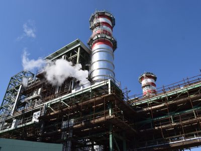 بازدید معاون وزیر نیرو از نیروگاه بندرعباس/ تاکید بر استفاده از ظرفیت کامل این نیروگاه حرارتی در پیک تابستان