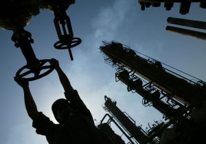بازار نفت نشانه‌ای از کاهش قیمت ندارد| طلای سیاه ۳ رقمی می‌ماند