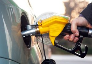 احتمال واردات بنزین/ فعلا شیوه توزیع سوخت تغییر نمی‌کند