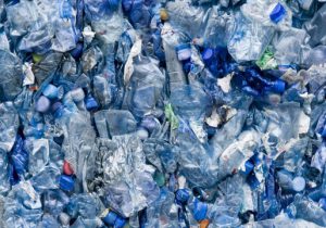 لزوم همکاری محیط زیست با شرکت‌های دانش‌بنیان برای کاهش مصرف پلاستیک