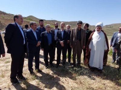 وزیر نیرو از شبکه پایاب سد آیدوغموش شهرستان میانه بازدید کرد