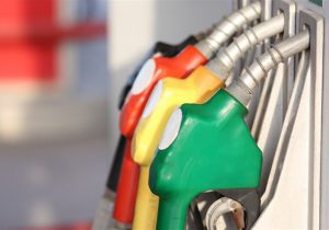 واکنش وزیر کشور به شایعه گرانی یا کاهش سهمیه‌ بنزین