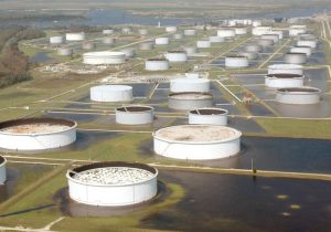 مشاور بایدن: برداشت نفت از ذخایر استراتژیک باید پایان یابد