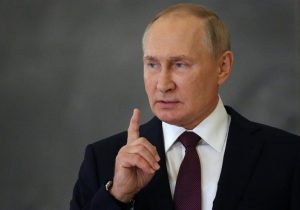 پوتین صادرات نفت روسیه به کشورهای حامی سقف قیمت تعیین‌شده را ممنوع کرد