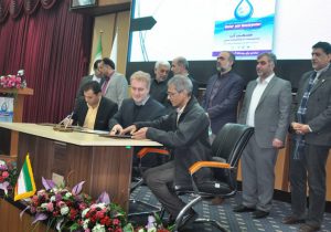 امضای تفاهم‌نامه سه جانبه اتاق شیشه‌ای منابع و مصارف آب در محدوده ابرکوه یزد