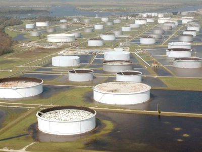 کاهش ذخایر نفتی آمریکا و هشدار عربستان قیمت نفت را برای سومین روز افزایش داد