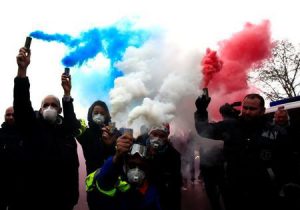 اعتراضات فرانسه مانع ورود محموله‌های نفت و سوخت شد