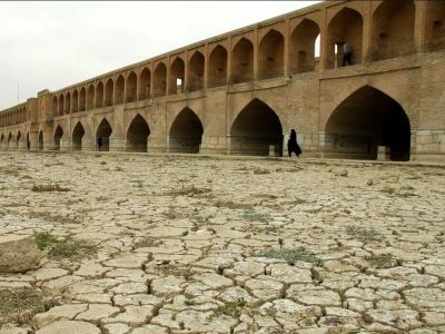 عضو شورای شهر: انتقال آب از دریای عمان به اصفهان سبب احیای زاینده‌رود نمی‌شود