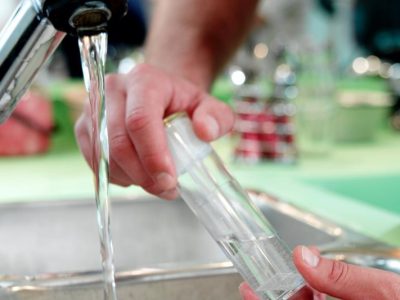 710 آزمایشگاه كیفیت آب شرب كشور را كنترل می‌كند